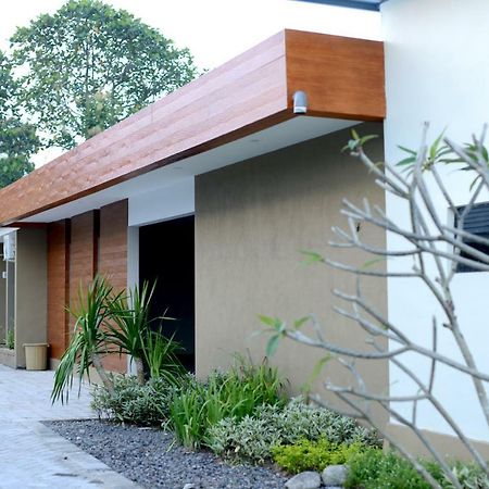 Reddoorz Syariah Plus Near Banyuwangi Airport Esterno foto