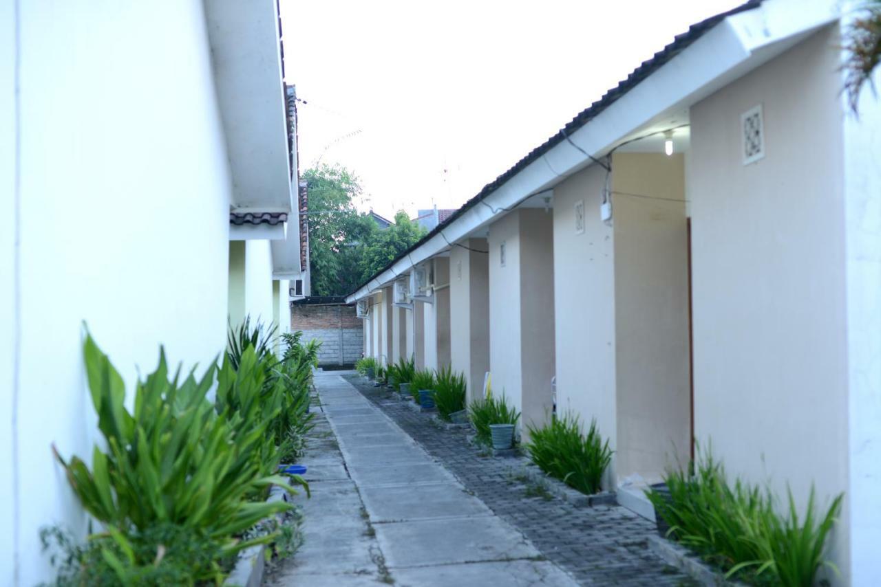 Reddoorz Syariah Plus Near Banyuwangi Airport Esterno foto
