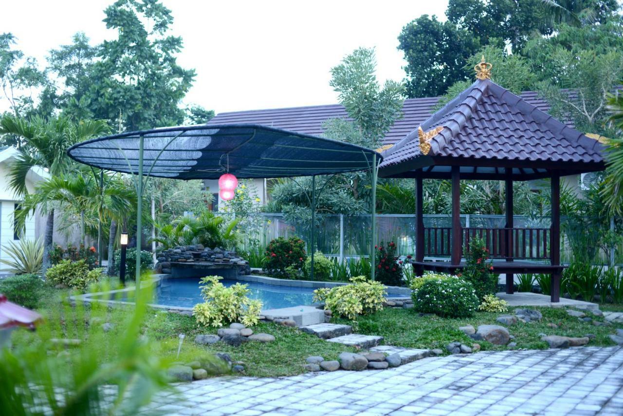 Reddoorz Syariah Plus Near Banyuwangi Airport Esterno foto
